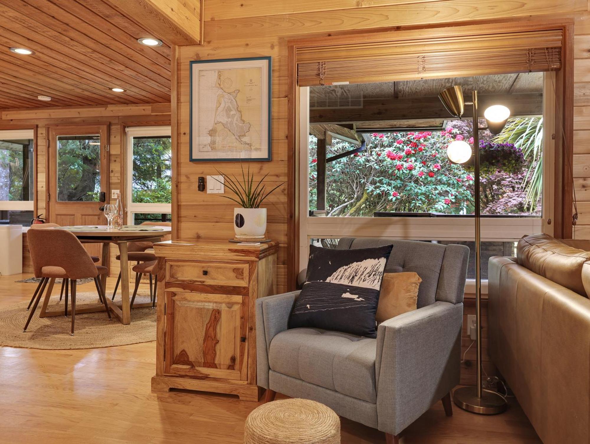 Woods Waves: Luxury Coast Cabin King Beds Pets Tillamook Exterior photo